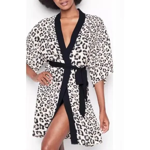Victoria's Secret Black & White Animal Print Handkerchief Kimono Robe MEDIUM - Picture 2 of 9